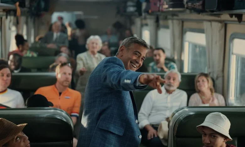 Review: George Clooney explores the inner life of a movie star in 'Jay Kelly'