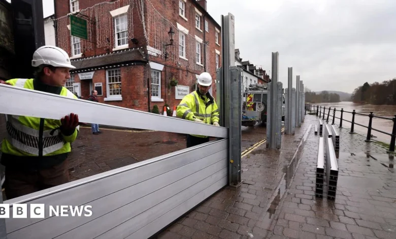 River Severn flood defence barriers to be deployed in Bewdley