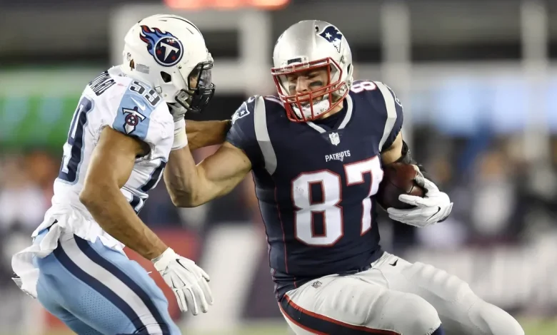 Rob Gronkowski had jokes after signing one-day contract with Patriots