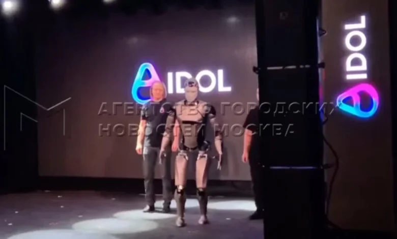 Russian Robot Faceplants on Stage During Moscow Showcase