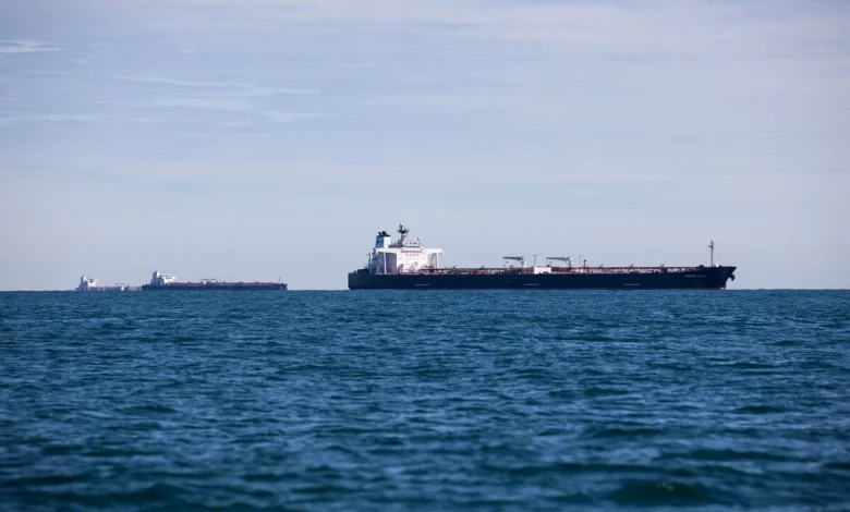 Russia's Crude Deliveries Plunge as US Sanctions Begin to Bite