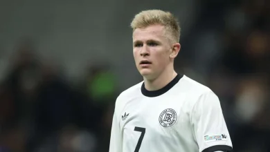 SGE-Stürmer Burkardt stimmt Lobeshymne auf Eintracht-Coach Toppmöller an