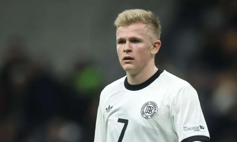 SGE-Stürmer Burkardt stimmt Lobeshymne auf Eintracht-Coach Toppmöller an