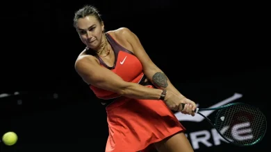 Sabalenka overcomes Anisimova to line up title match vs. Rybakina at WTA Finals