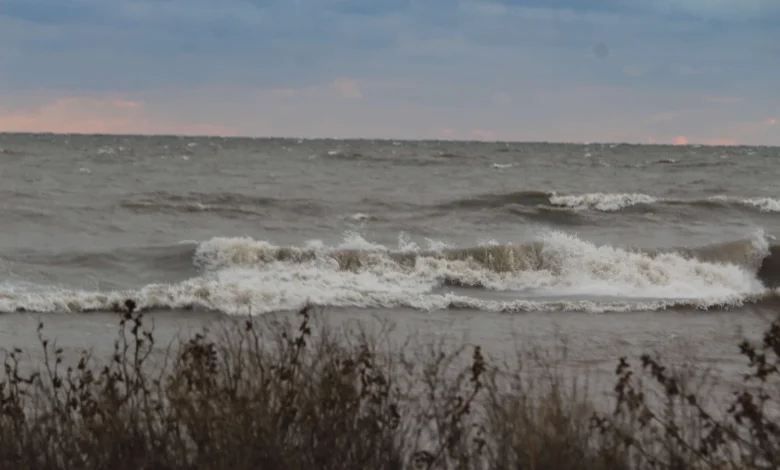 Safety bulletin issued for Lake Erie shores