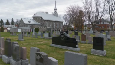 Saint-Basile-le-Grand | Les Hells Angels érigent un monument peu catholique en plein cimetière