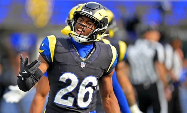 Sam Darnold INT leads to Rams TD, L.A. leads 21-12 in fourth quarter