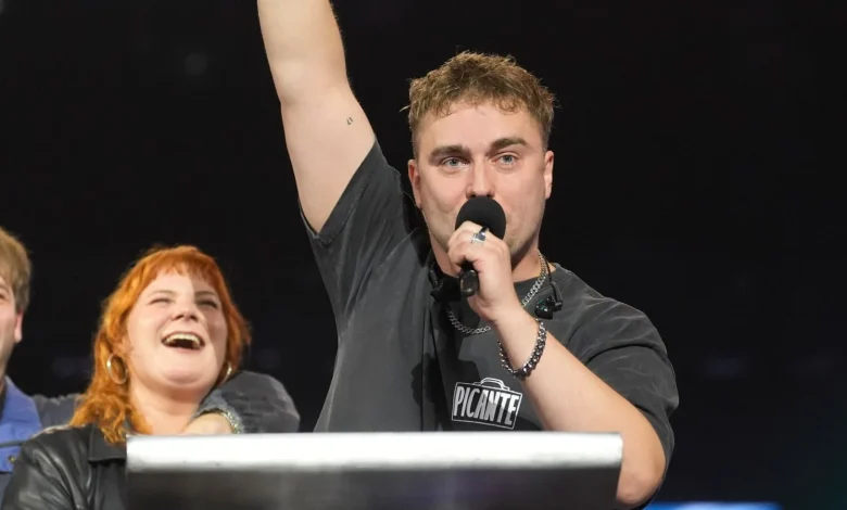 Sam Fender gives £25,000 Mercury Prize to support smaller venues