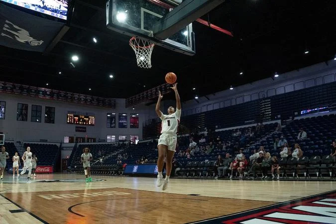 Samford Women's Basketball Rolls Past Stillman 90–35