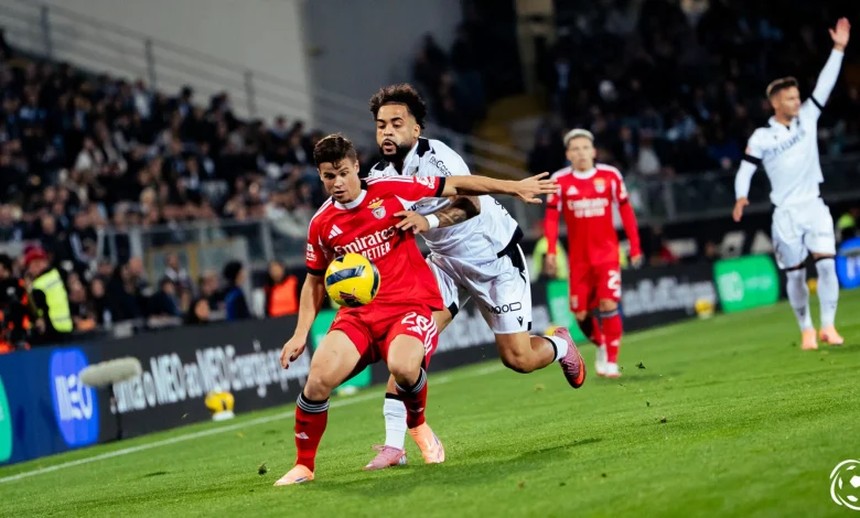 Samuel Dahl dilata vantagem para o Benfica diante do Vitória SC