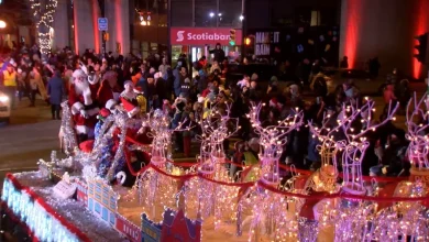 Santa Claus Parade rolling through downtown Kamloops this Sunday