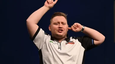 Schindler Keeps Knockout Hopes Alive with Narrow Win Over Bunting