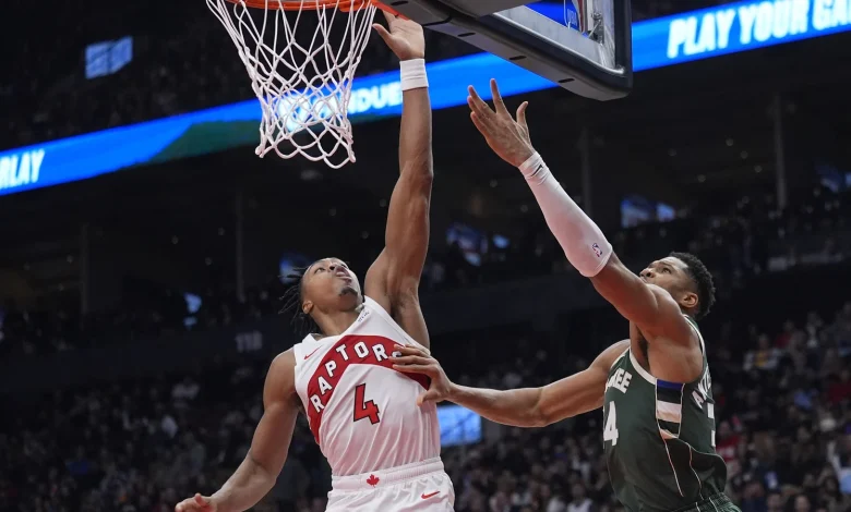 Scottie Barnes leaves game, returns after negative x-ray