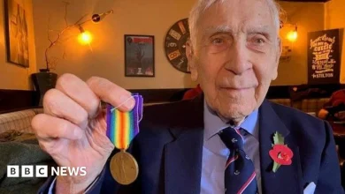 Scrapped WW1 medal returned to family after disappearing 55 years ago
