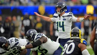 Seahawks offer ardent defense of Darnold in loss