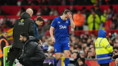 Seamus Coleman off early as Everton suffer bizarre red card