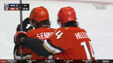 Sennecke strikes first