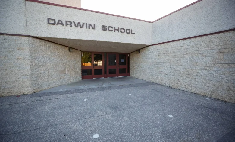 Sex offender hid in school washroom, grabbed student: police