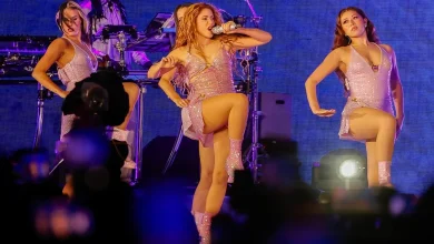Shakira expone histeria que su caravana provocó en país que no visitó en primera parte de su gira en Sudamérica: tuvo que salir del techo corredizo de su camioneta a saludar