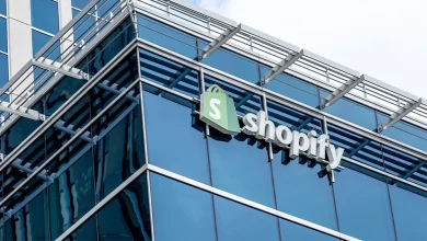 Shopify Earnings Due Amid OpenAI Deal, Management Changes. Q4 Holiday Outlook Key.