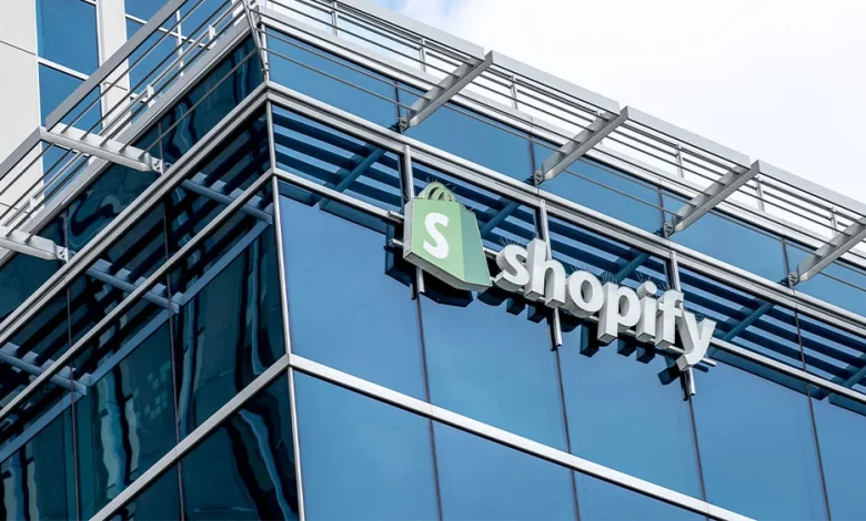 Shopify Earnings Due Amid OpenAI Deal, Management Changes. Q4 Holiday Outlook Key.