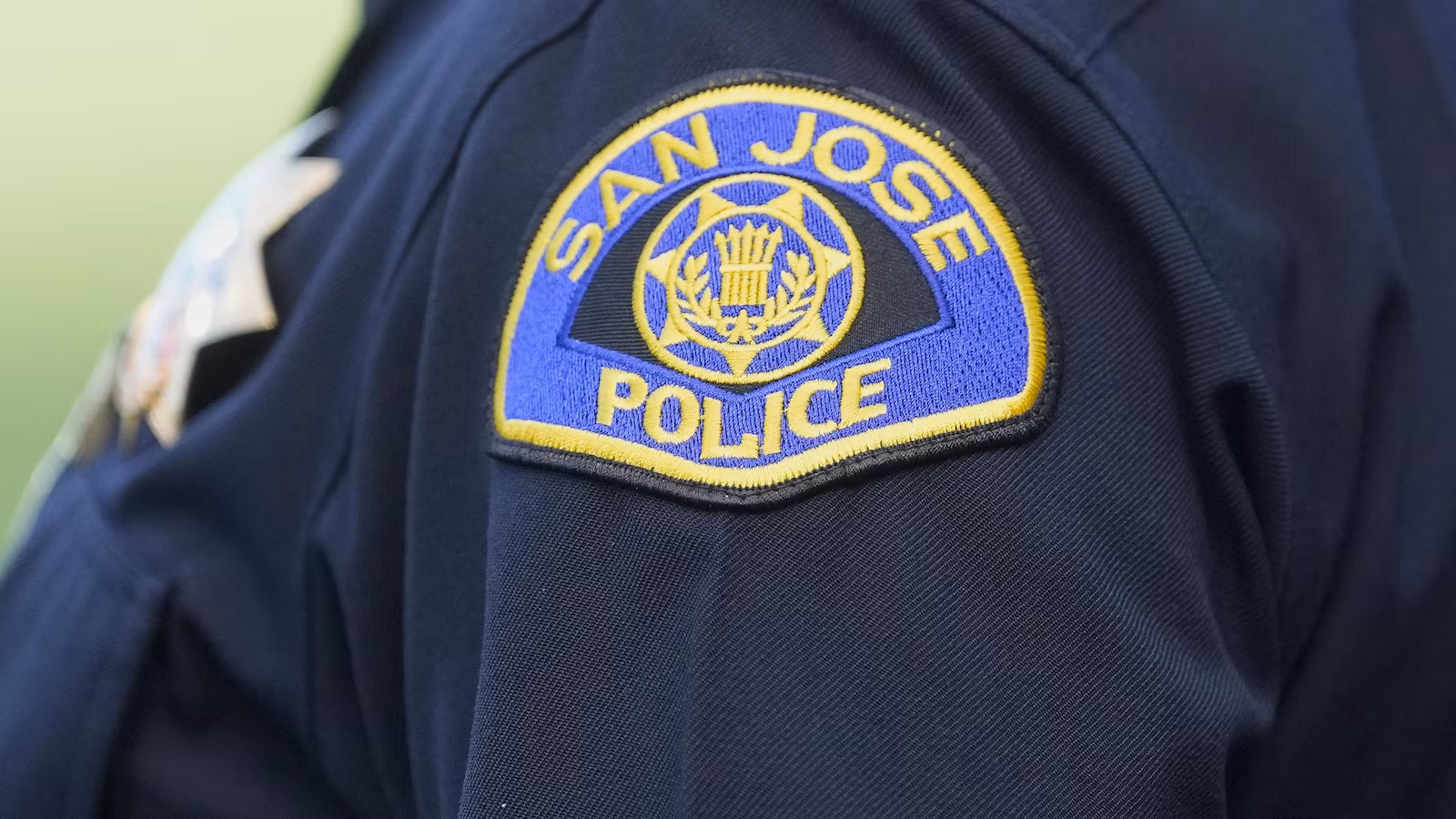 Shopping mall shooting wounds 2, prompts Black Friday evacuation in the Bay Area