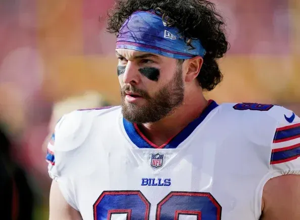 Should You Start Buffalo Bills TE Dawson Knox or Houston Texans TE Dalton Schultz in Fantasy Football Week 12?