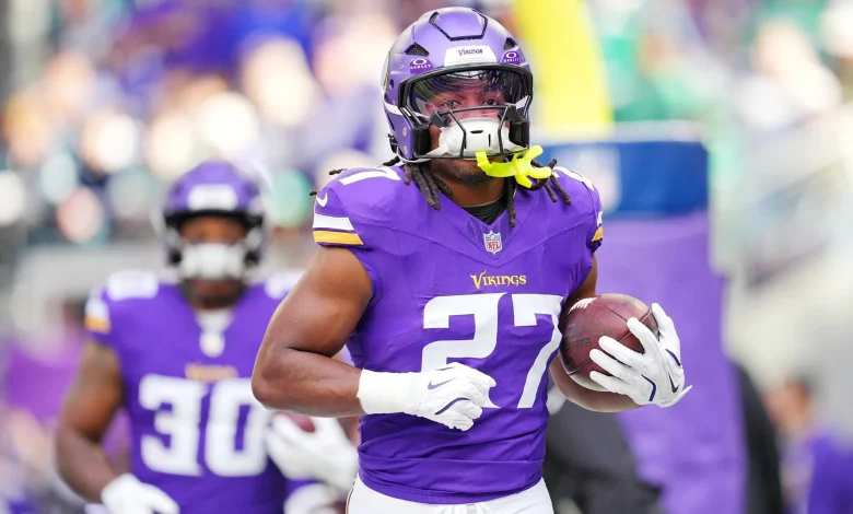 Should You Start Jordan Mason or Aaron Jones Sr. in Fantasy Football Week 9?