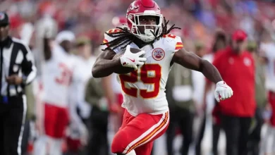 Should You Start Kansas City Chiefs RBs Kareem Hunt or Isiah Pacheco in Fantasy Football Week 13?