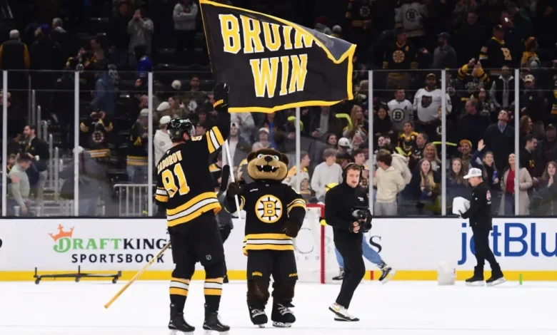 Sidney Crosby Curiously Lagging Behind in Early Race for Hart Trophy