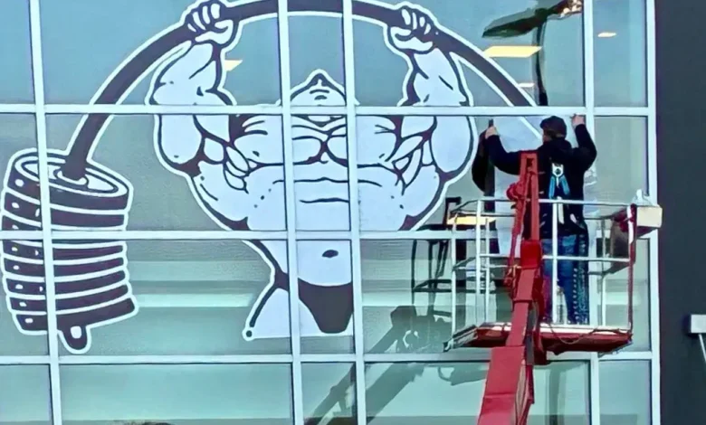 Sign goes up on new Powerhouse Gym at Partridge Creek Mall