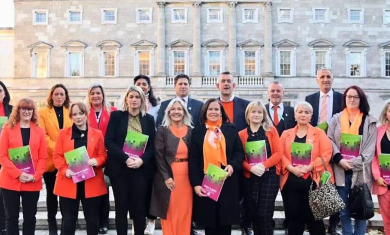 Sinn Féin delete photo after request from Ceann Comhairle