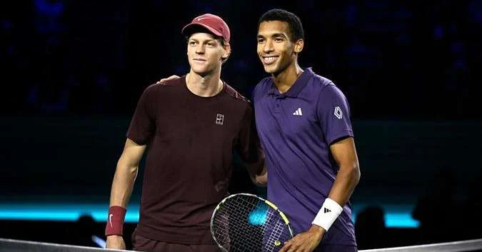 Sinner avanti nella finale di Parigi-Bercy: vinto il primo set, titolo e vetta più vicini