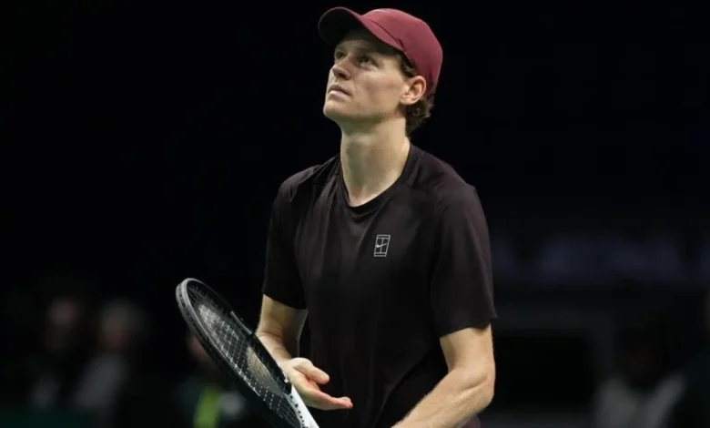Sinner domina: va in finale a Parigi perdendo un solo game contro Zverev