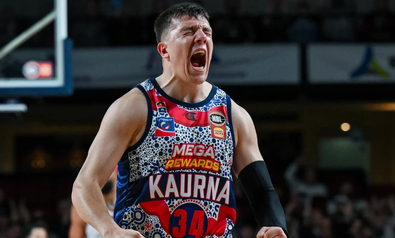 Sixers survive nail-biter with Hawks