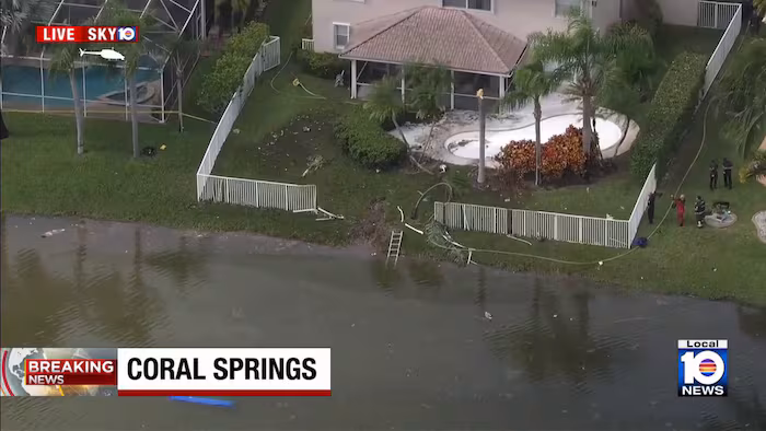 Small plane crashes in Coral Springs pond