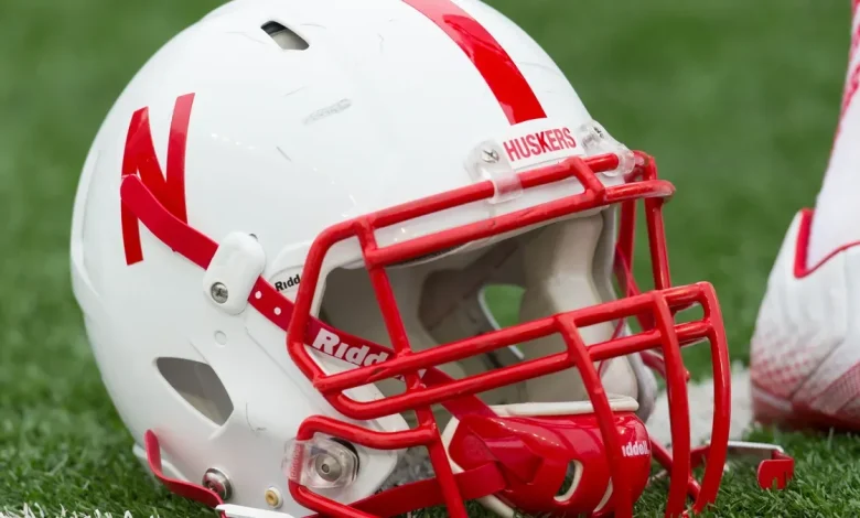 Social media reacts to the decommitment of quarterback Dayton Raiola