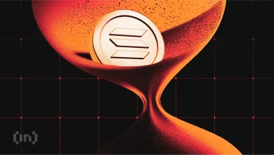 Solana Price Faces Reversal Doubts as Holders Step Back