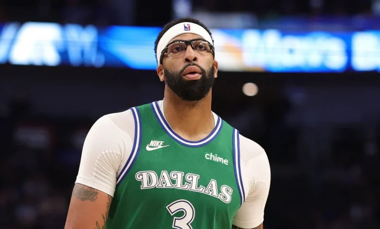Sources: AD won't play until OK from Mavs owner