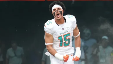 Sources: Eagles land Phillips in Dolphins trade