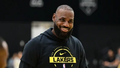 Sources: LeBron back to Lakers, will practice Mon.