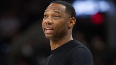 Sources: Pelicans, at 2-10, fire Green as coach