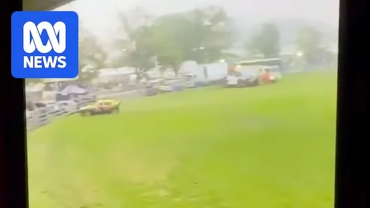 Spectators injured when car crashes into crowd at rally at NSW showground