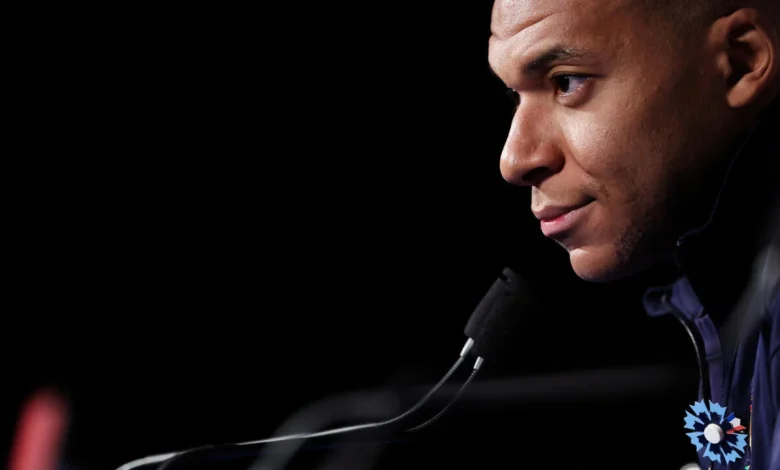 Sports - France host Ukraine in Paris with 2026 World Cup spot up for grabs