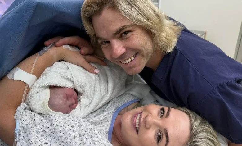 Springbok star Faf de Klerk welcomes second child