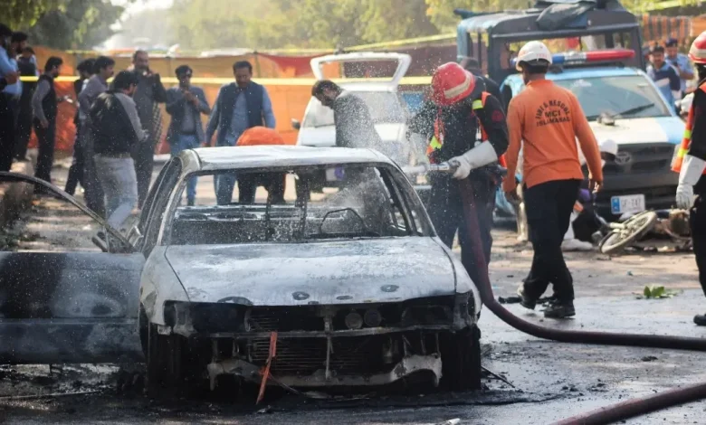 Sri Lanka Cricket tells players to stay in Pakistan after bomb blast