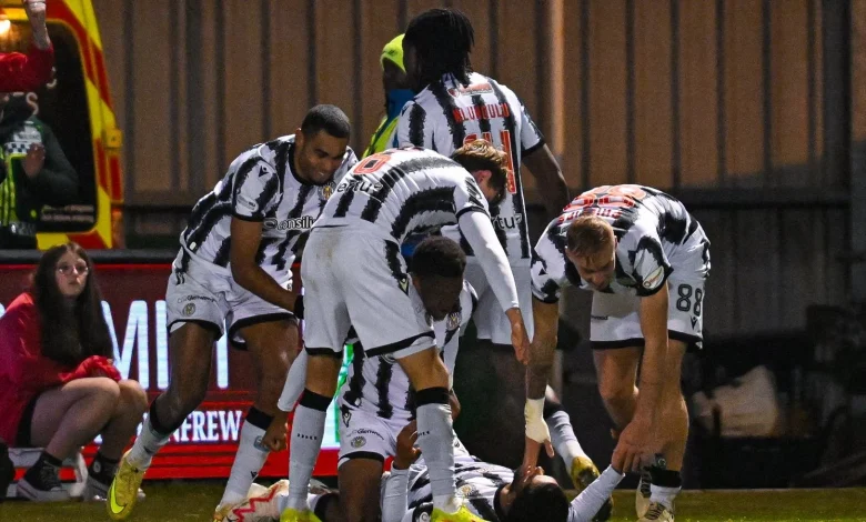 St Mirren 2-2 Hearts: Scottish Premiership leaders held despite fight-back attempts in Paisley