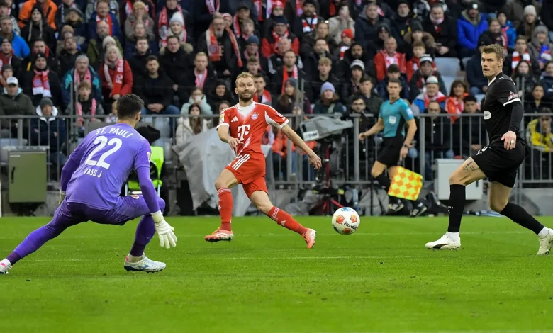 St. Pauli schockt die Bayern früh - und verliert dann spät