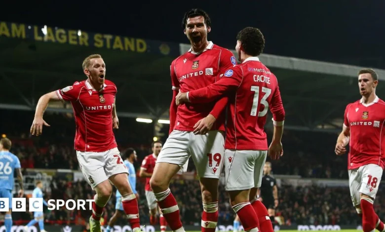 'Stacked' Wrexham targeting play-offs - Moore