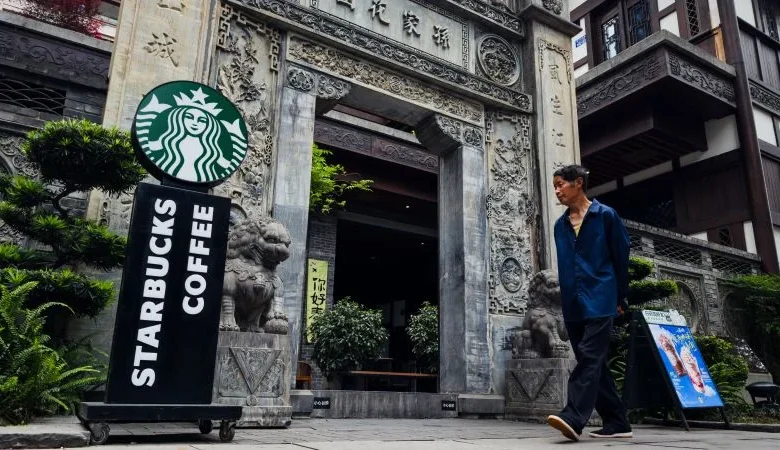 Starbucks once seemed unstoppable in China. Its US owner is now giving up control